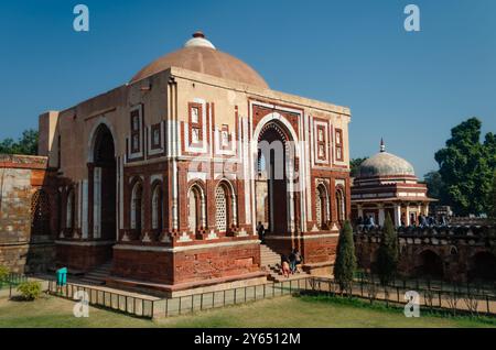 Alai Darwaza au Qutab Minar Complex, site du patrimoine mondial de l'UNESCO à New Delhi, en Inde Banque D'Images