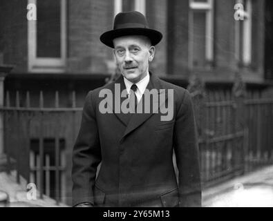 Sir Alexander Cadogan , sous-secrétaire adjoint à l'Offie étrangère a été nommé chef permanent du département . 1er janvier 1938 Banque D'Images