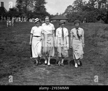 Ladies International Golf match au Worplesdon Golf Club - Grande-Bretagne contre France . Madame Simone Lacoste (épouse de René) Madame A Strauss , Miss Jessie Anderson et Miss Wanda Morgan . 1935 Banque D'Images