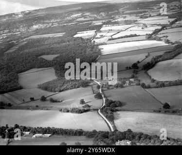 Vue aérienne de Garner's Farm, Troy Town, Edenbridge, Kent, Angleterre 15 septembre 1962 Banque D'Images