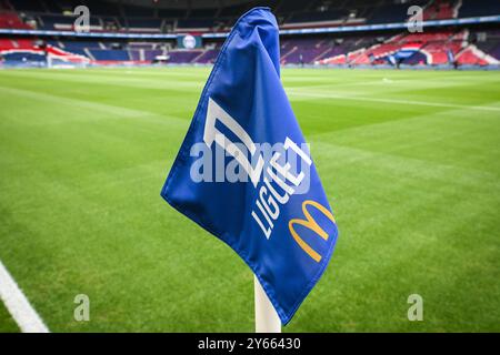 Illustration du logo officiel de la Ligue 1 McDonald's lors du championnat de France de football de Ligue 1 entre le Paris Saint-Germain et Montpellier HSC le 23 août 2024 au stade Parc des Princes à Paris - photo Matthieu Mirville / DPPI Banque D'Images