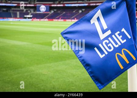 Illustration du logo officiel de la Ligue 1 McDonald's lors du championnat de France de football de Ligue 1 entre le Paris Saint-Germain et Montpellier HSC le 23 août 2024 au stade Parc des Princes à Paris - photo Matthieu Mirville / DPPI Banque D'Images