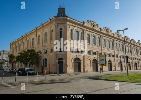 Rio de janeiro, Brésil. Façade d'un ancien bâtiment dans la zone portuaire. Usine d'affichage actuelle. Formation technique pour les jeunes sur le marché du travail. Banque D'Images