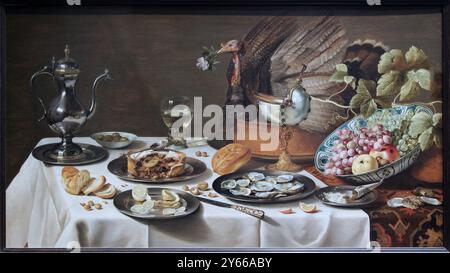 Nature morte avec une tarte à la dinde (1627) de Pieter Claesz (1597-1660) peintre belge néerlandais. Banque D'Images