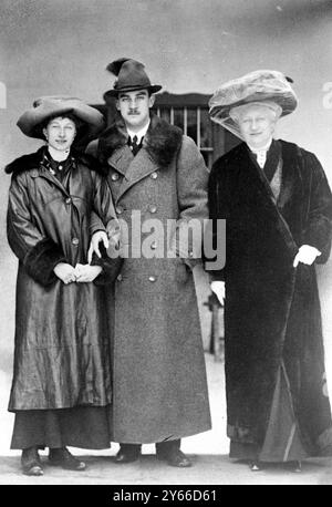 Prince Ernest de Cumberland, Princesse Victoria Louise fille du Kaiser, et l'Impératrice d'Allemagne 1913 Banque D'Images