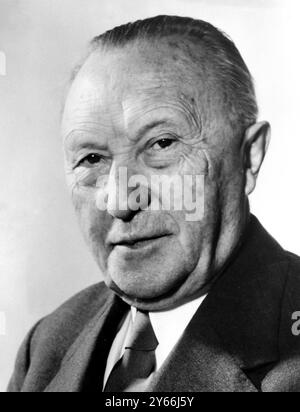 Chancelier ouest-allemand Konrad Adenaver, chef du gouvernement fédéral ouest-allemand depuis 1949. 13 septembre 1957. Banque D'Images