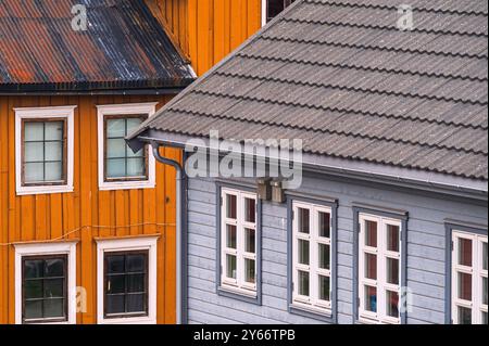 Tromsoe centre-ville et port, lors d'un matin ensoleillé de printemps, Norvège Banque D'Images