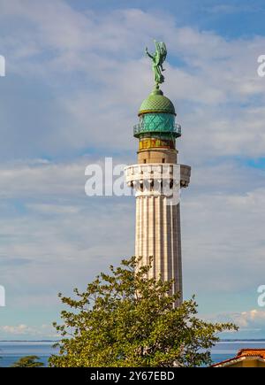 Point de repère de la colonne du phare Victoria à Gretta Hill à Trieste Italie Banque D'Images