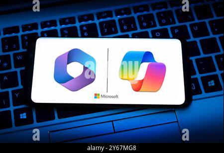 Microsoft CoPilot et Office 365 affichés sur le smartphone Banque D'Images