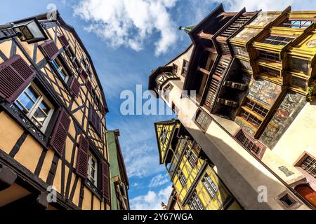 Maison à colombages et la Maison Pfister dans la pittoresque vieille ville historique de Colmar, ville en Alsace, Haut-Rhin, Grand est, France, Europe Banque D'Images