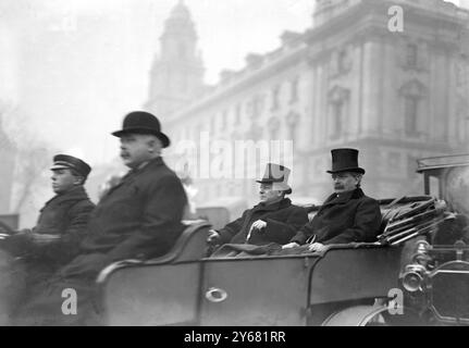 M. Haldane et David Lloyd George en voiture. Banque D'Images