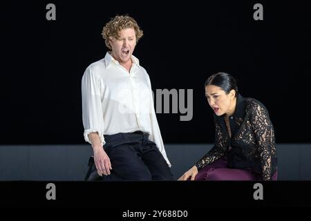 Gordon Bintner (Eugene Onegin), Kristina Mkhitaryan (Tatyana) dans EUGENE ONEGIN au Royal Opera, Covent Garden, Londres WC2 24/09/2024 musique : Pyotr Banque D'Images