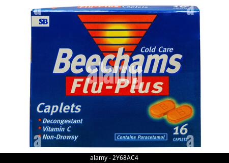 Boîte de Cold Care Beechams Flu-plus caplets isolés sur fond blanc - décongestionnant, vitamine C, non somnolent Banque D'Images