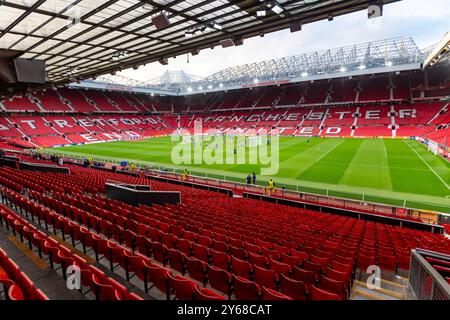 Manchester, Royaume-Uni. 24 septembre 2024. MANCHESTER, Stadium Old Trafford, 24-09-2024, saison 2024/2025, UEFA/FIFA internationaal pendant la session d'entraînement FC Twente vue d'ensemble du stade crédit : Pro Shots/Alamy Live News Banque D'Images