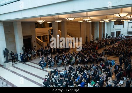 Washington, États-Unis. 24 septembre 2024. Une statue de Johnny Cash est dévoilée dans le hall d'émancipation du Capitole à Washington, DC le mardi 24 septembre 2024. Photo de Annabelle Gordon/UPI crédit : UPI/Alamy Live News Banque D'Images