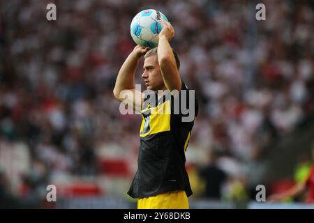 Stuttgart , Allemagne. 22 septembre 2024. Julian Ryerson du Borussia Dortmund est vu lors de leur match de football allemand Bundesliga contre le VfB Stuttgart Banque D'Images