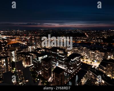 Le paysage urbain a pris la forme du phare d'Aarhus Danemark la nuit Banque D'Images