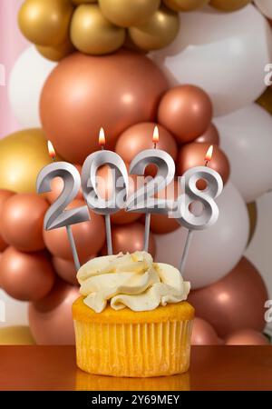 Bougies numéro 2028 pour bonne année - célébration du nouvel an Banque D'Images