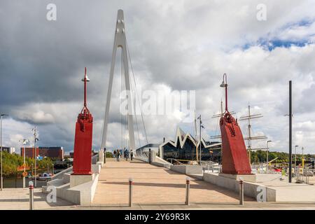 Le pont Govan-Partick est un nouveau pont à Glasgow, en Écosse, pour transporter les piétons et les vélos à travers la rivière Clyde, Banque D'Images