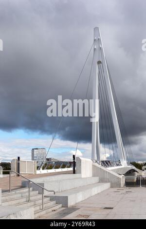 Le pont Govan-Partick est un nouveau pont à Glasgow, en Écosse, pour transporter les piétons et les vélos à travers la rivière Clyde, Banque D'Images