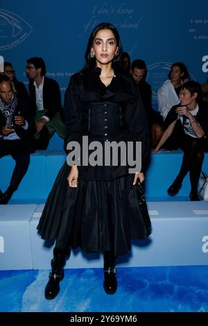 Paris, France. 24 septembre 2024. Sonam Kapoor assiste au défilé CHRISTIAN DIOR printemps/été 2025 lors de la Fashion week de Paris le 2024 septembre - Paris, France, 24/09/2024 crédit : dpa/Alamy Live News Banque D'Images
