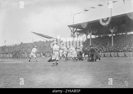 Highlander Batting Practice at Hilltop Park, NY (Al) (baseball), 1911 Apr. 21, Baseball, Glass négatifs, 1 négatif : verre ; ou plus petit. Banque D'Images