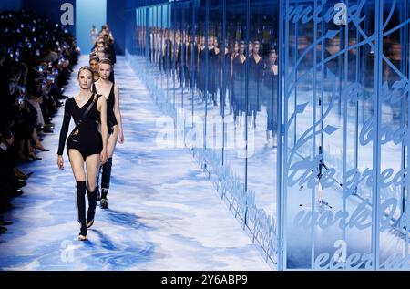 Paris, France. 24 septembre 2024. Défilé DIOR printemps/été 2025 lors de la Fashion week de Paris le 2024 septembre - Paris, France, 24/09/2024 crédit : dpa/Alamy Live News Banque D'Images