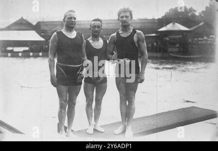 Nageurs olympiques, photo liée aux 5es Jeux Olympiques, tenus à Stockholm, Suède, en 1912., 1912, natation, négatifs en verre, 1 négatif : verre ; ou plus petit. Banque D'Images