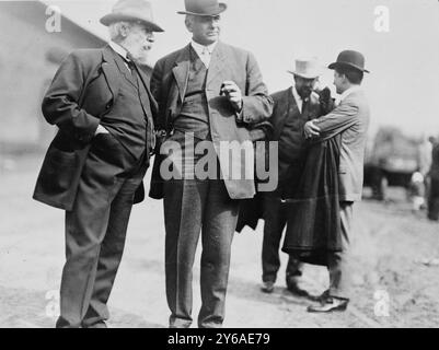 J. J. Hill & Carl Gray, photos montrant les cadres des chemins de fer James Jerome Hill (1838-1916) et Carl Raymond Gray (1867-1939)., entre environ 1910 et environ 1915, négatifs en verre, 1 négatif : verre ; 5 x 7 po. ou plus petit. Banque D'Images