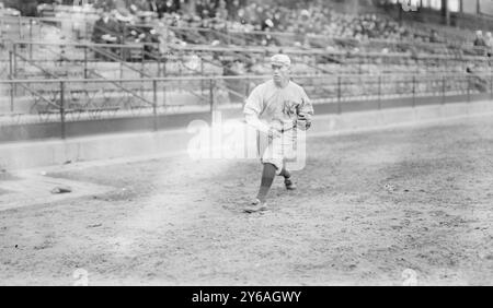 Jack Warhop, New York Al (baseball), aPhoto montre John Milton Warhop (1884-1960), lanceur pour les New York Highlanders/New York Yankees (1908-15)., 1913 Oct., négatifs en verre, 1 négatif : verre ; 5 x 7 po. ou plus petit. Banque D'Images