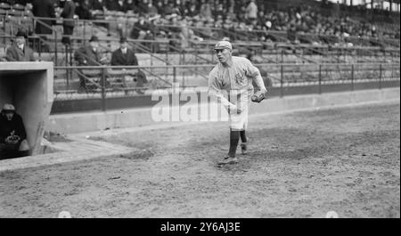 Jack Warhop, New York Al (baseball), photos montrant John Milton Warhop (1884-1960), lanceur pour les New York Highlanders/New York Yankees (1908-15)., 1913 Oct., négatifs en verre, 1 négatif : verre ; 5 x 7 po. ou plus petit. Banque D'Images