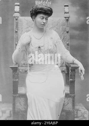 Reine de Grèce, photo montre Princesse Sophie de Prusse (1870-1932), qui est devenue Reine Sophie consort de Grèce après son mariage avec le Prince héritier Constantin de Grèce., 1913 juin 21., négatifs en verre, 1 négatif : verre ; 5 x 7 po. ou plus petit. Banque D'Images