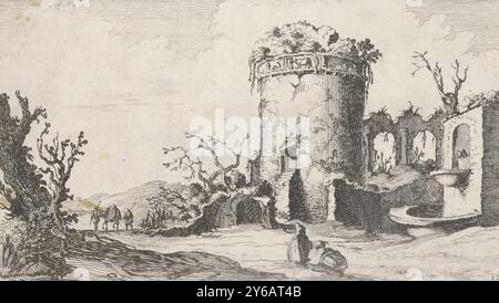 Fontaine à une ruine avec une tour ronde, douze paysages (titre de la série), dans un paysage il y a une ruine avec une tour ronde et une fontaine. Deux voyageurs à cheval passent les ruines. Au premier plan, quelques personnages regardent les ruines. L'estampe fait partie d'une série de douze paysages., estampe, imprimeur : Gillis van Scheyndel (I), après conception par : Antoine Perelle, (possiblement), pays-Bas, 1605 - 1653, papier, gravure, hauteur, 96 mm × largeur, 169 mm Banque D'Images