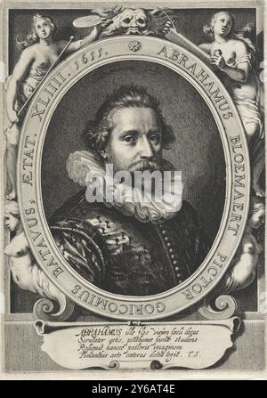 Portrait d'Abraham Bloemaert, portrait du peintre, dessinateur et graveur Abraham Bloemaert, à l'âge de 44 ans. A côté du cadre les personnifications de la peinture, avec bâton de peinture et palette, et le dessin, avec pinceau et encrier. Au milieu un couplet de quatre lignes en latin., imprimé, imprimeur : Willem Isaacsz. Van Swanenburg, Theodorus Schrevelius, (mentionné sur l'objet), Leyde, 1611, papier, gravure, hauteur, 219 mm × largeur, 156 mm Banque D'Images