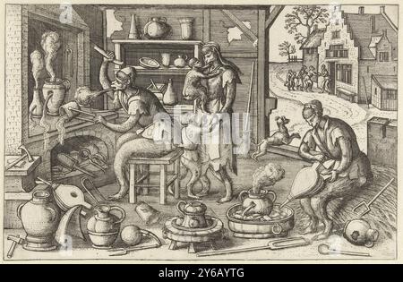 Alchemist, Monkey Game (titre de la série), laboratoire d'alchimiste du XVIe siècle. Un singe peut être vu sur la gauche de l'image. En tant qu'alchimiste, il est occupé et n'a d'yeux que pour son travail. Un autre singe, apprenti, souffle du charbon à droite. Au centre de l'empreinte se trouve la femme de l'alchimiste avec leurs deux enfants. Les trous dans le mur et dans les vêtements des singes montrent que la famille ne se porte pas bien financièrement. Leur avenir ne semble pas brillant. En arrière-plan, nous les voyons mendier le long des rues., print, imprimeur : Pieter van der Borcht (I), after print by : Philips Galle, afte Banque D'Images