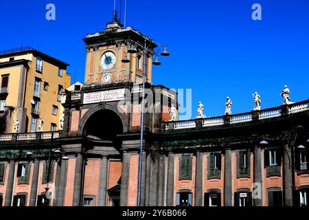 Le complexe Convitto Nazionale sur la Piazza Dante à Naples Italie Banque D'Images