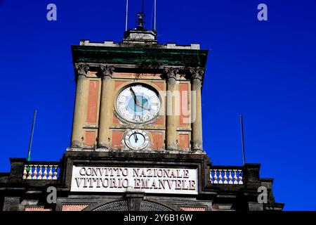 Le complexe Convitto Nazionale sur la Piazza Dante à Naples Italie Banque D'Images