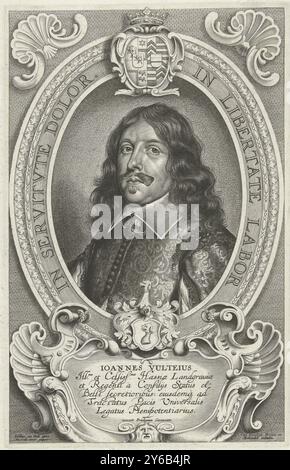 Portrait de Johann Vultejus, Celeberrimi ad pacificandum Christiani nominis orbem legati Monasterium et Osnabrugas (...) (titre de la série), Portrait de Johann Vultejus, envoyé de la comtesse Amélie Elisabeth de Hesse lors des négociations pour la paix de Münster. Portrait en ovale avec devise. Ci-dessous le portrait les armoiries de famille de Vultejus, au-dessus des armoiries de Hesse., estampe, imprimeur : Cornelis Galle (II), (mentionné sur l'objet), après peinture par : Anselm van Hulle, (mentionné sur l'objet), Ferdinand III (Duits keizer), (mentionné sur l'objet), Anvers, 1649, papier, gravure, hauteur Banque D'Images