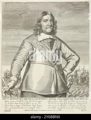 Portrait de Johan Evertsen, Johann Evertsen était un amiral néerlandais pendant la guerre de quatre-vingts ans et les première et deuxième guerres anglo-néerlandaises. Une bataille maritime peut être vue en arrière-plan. Ci-dessous le portrait un verset néerlandais de Johannes Koenerding., estampe, imprimeur : Abraham Bloteling, (mentionné sur l'objet), après peinture par : Hendrick Berckman, (mentionné sur l'objet), éditeur : Clément de Jonghe, (mentionné sur l'objet), Amsterdam, 1666 - 1700, papier, gravure, gravure, hauteur, 430 mm × largeur, 340 mm Banque D'Images