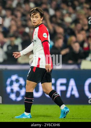 ROTTERDAM, PAYS-BAS - 19 SEPTEMBRE : Ayase Ueda, de Feyenoord, regarde le match de la phase MD1 de l'UEFA Champions League 2024/25 entre Feyeno Banque D'Images