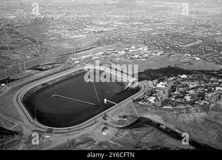 BARRAGE BALDWIN HILLS RESEVOIR BREECHED WALL À LOS ANGELES ; 17 DÉCEMBRE 1963 Banque D'Images