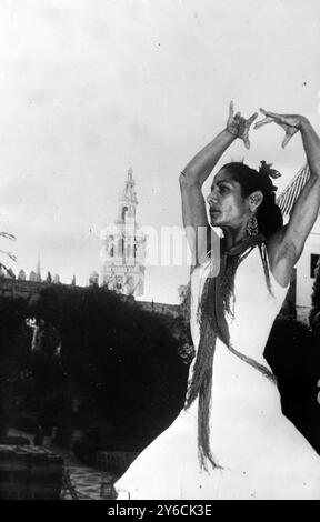 CARMEN AMAYA LA MEILLEURE DANSEUSE DE FLAMENCO DU MONDE MEURT À SÉVILLE, ESPAGNE ; 22 NOVEMBRE 1963 Banque D'Images