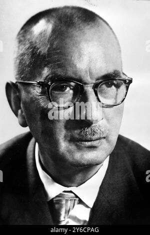 PRIX NOBEL DE CHIMIE KARL ZIEGLER EN ALLEMAGNE ; 5 NOVEMBRE 1963 Banque D'Images