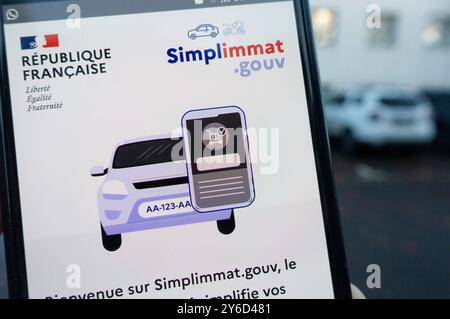 Simplimmat, l'application officielle pour simplifier les procédures administratives lors de la vente ou de l'achat d'un véhicule d'occasion Banque D'Images