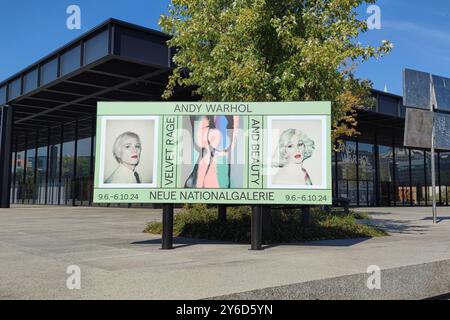 Berlin, Deutschland, 23.09.2024 : Neue Nationalgalerie : rage de velours et beauté : Ausstellung zu Andy Warhol *** Berlin, Allemagne, 23 09 2024 Nouvelle galerie nationale exposition de beauté et rage de velours sur Andy Warhol Copyright : xdtsxNachrichtenagenturx dts 47119 Banque D'Images