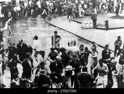 MANIFESTATIONS ÉMEUTES À QUITO, ÉQUATEUR ; 13 JUILLET 1963 Banque D'Images