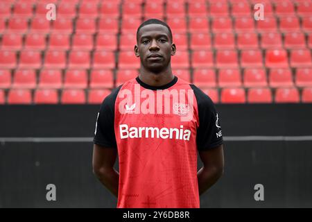 Leverkusen, Allemagne. 25 septembre 2024. Leverkusen's Nordi Mukiele crédit : Federico Gambarini/dpa - NOTE IMPORTANTE : conformément aux règlements de la DFL German Football League et de la DFB German Football Association, il est interdit d'utiliser ou de faire utiliser des photographies prises dans le stade et/ou du match sous forme d'images séquentielles et/ou de séries de photos de type vidéo./dpa/Alamy Live News Banque D'Images