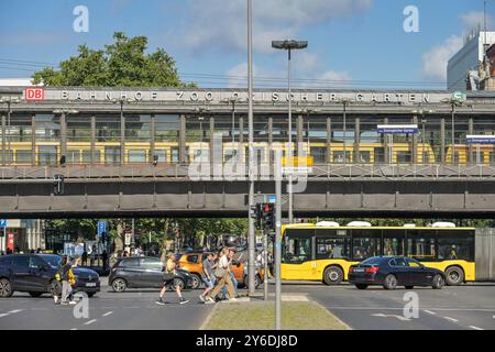 Bahnhof Zoo, Hardenbergplatz, Charlottenburg, Berlin, Deutschland *** Bahnhof Zoo, Hardenbergplatz, Charlottenburg, Berlin, Allemagne Banque D'Images