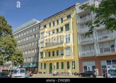 Bündnis 90 / Die Grünen, Bundesgeschäftsstelle, Platz vor dem Neuen Tor, Mitte, Berlin, Deutschland *** Bündnis 90 Die Grünen, Office fédéral, Platz vor dem Neuen Tor, Mitte, Berlin, Allemagne Banque D'Images