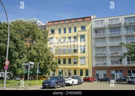 Bündnis 90 / Die Grünen, Bundesgeschäftsstelle, Platz vor dem Neuen Tor, Mitte, Berlin, Deutschland *** Bündnis 90 Die Grünen, Office fédéral, Platz vor dem Neuen Tor, Mitte, Berlin, Allemagne Banque D'Images